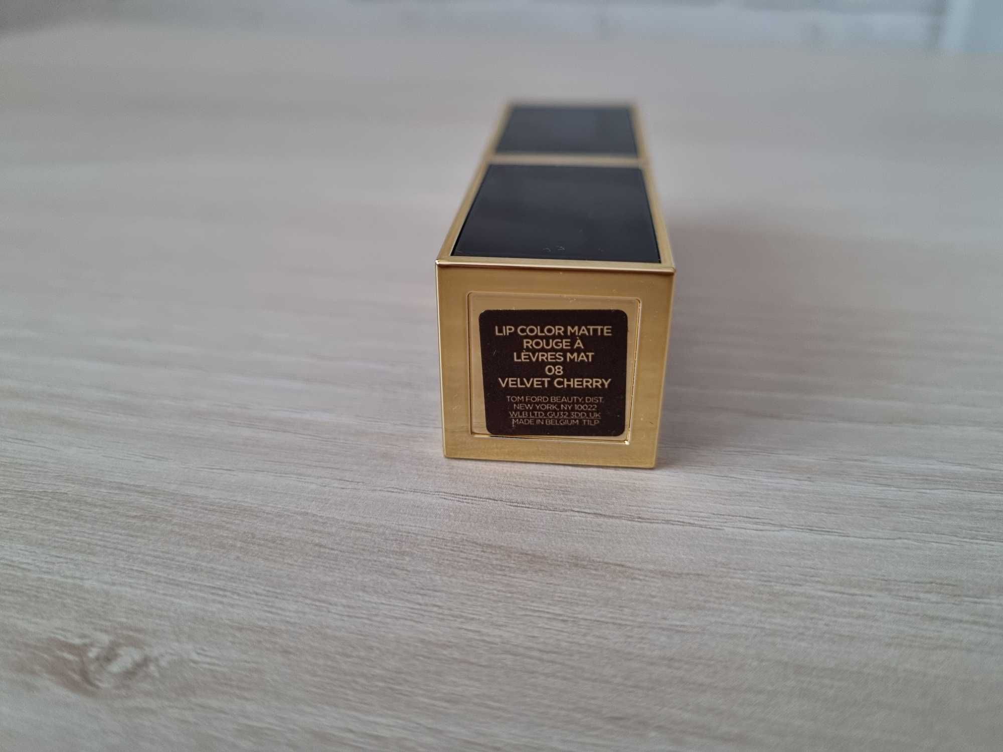 Tom Ford, matowa szminka 08 Velvet Cherry