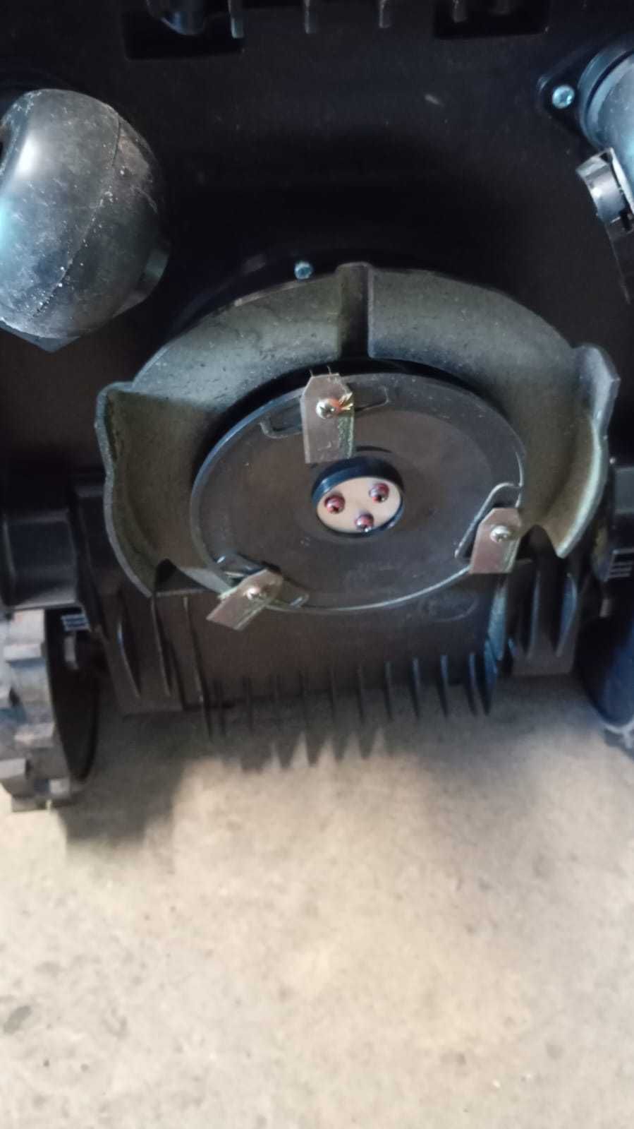 Robot koszący Macallister