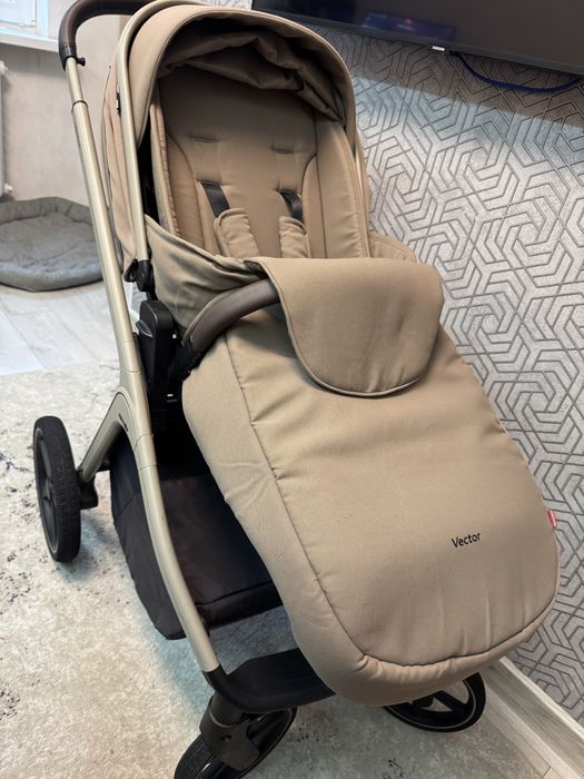 Коляска Carrello Vector