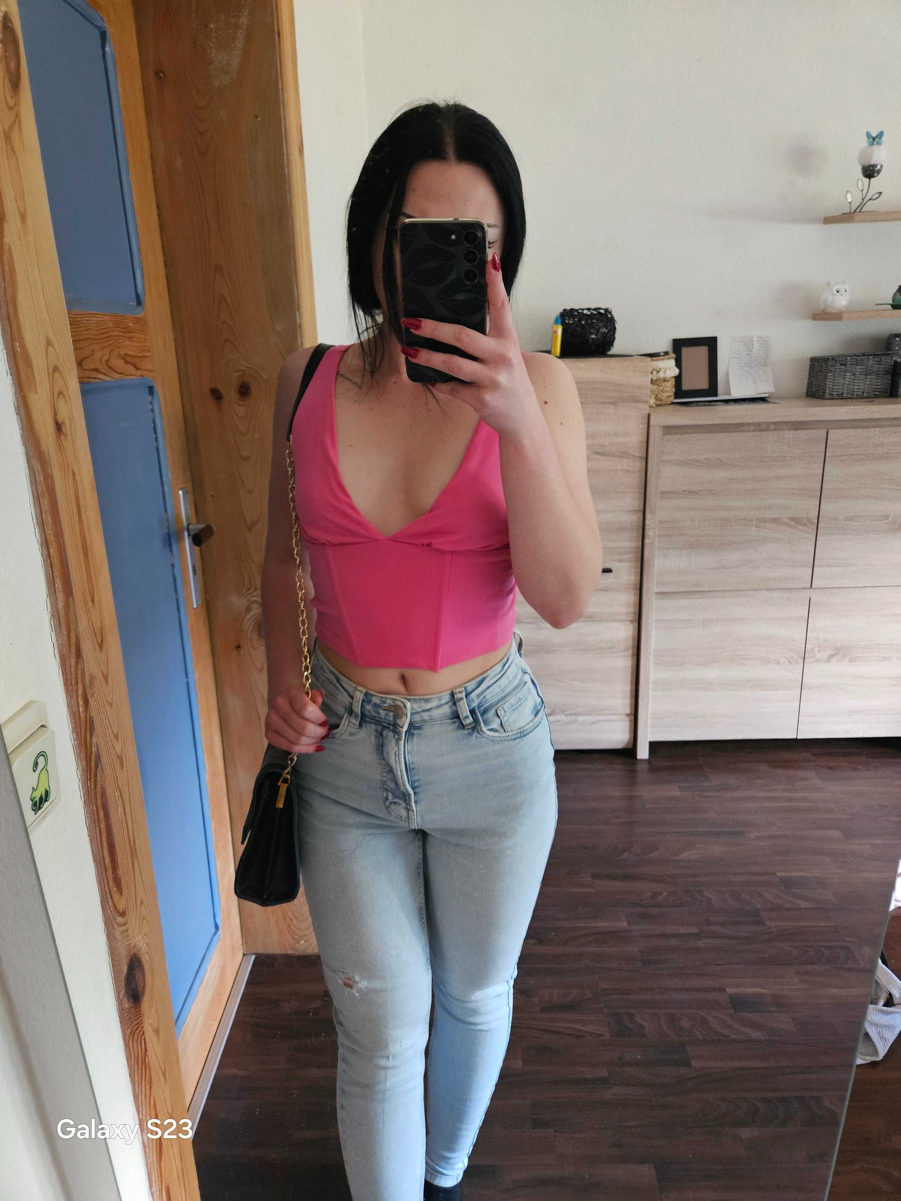 Sprzedam letnie topy oraz spodnie jeansowe mom jeans