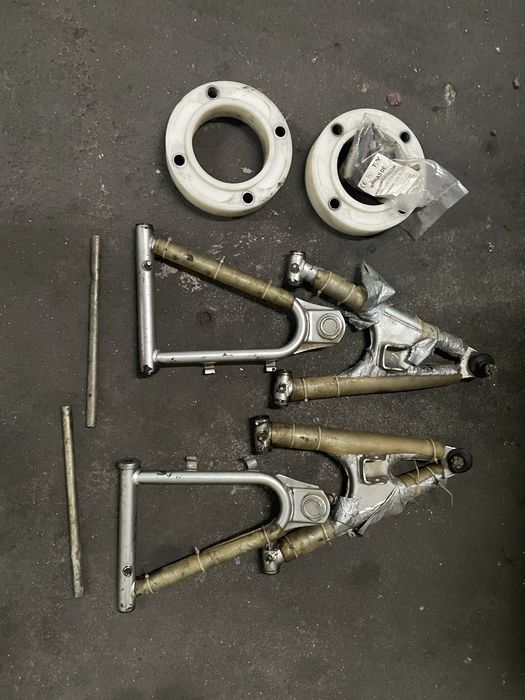 Pecas  banshee originais triangulos e suspensoes