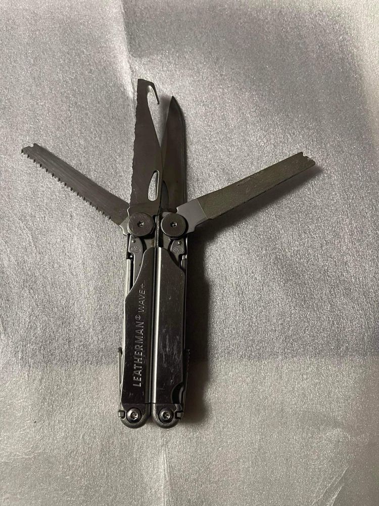 Kultowy kokekcjonerski multitool Leatherman Wave Plus Polish Military
