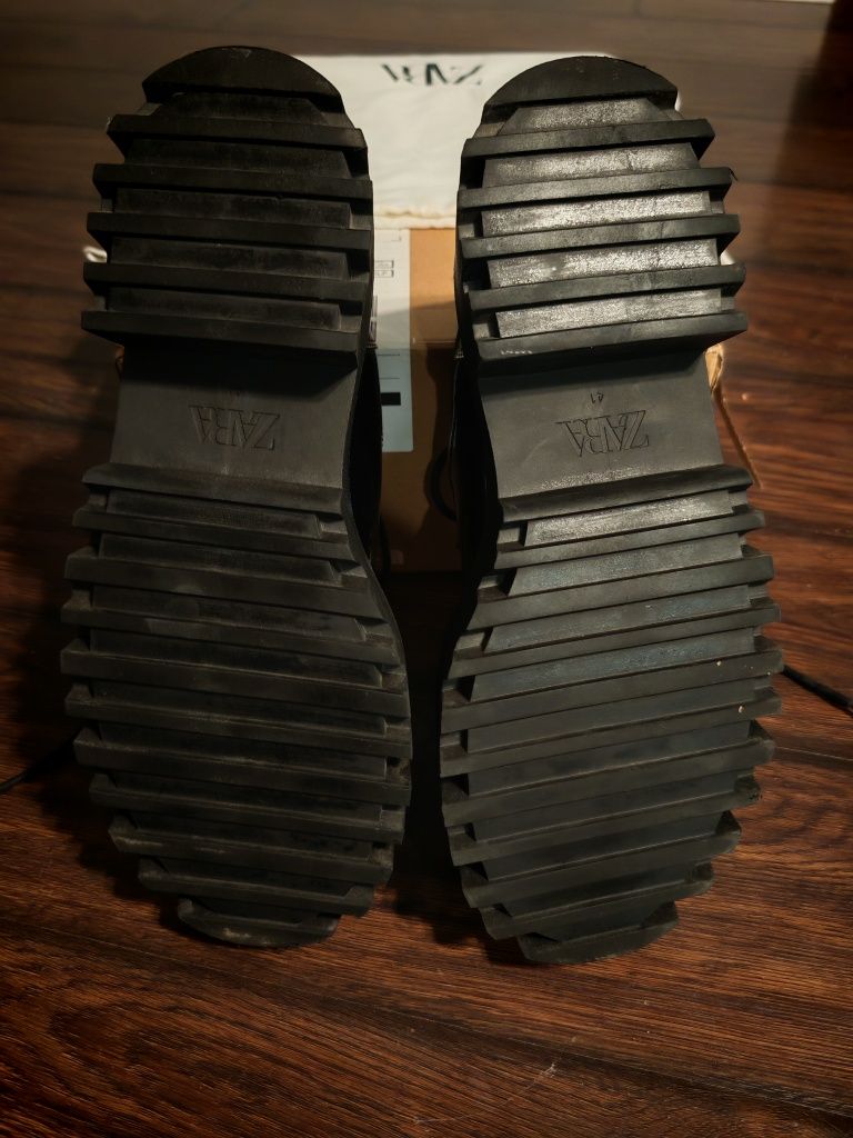 Buty Zara na traktorze r. 41