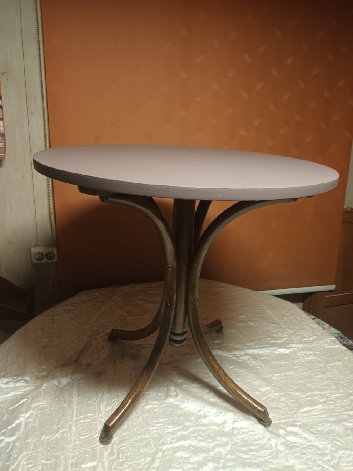 Stolik z krzesłami krzesła typu Thonet