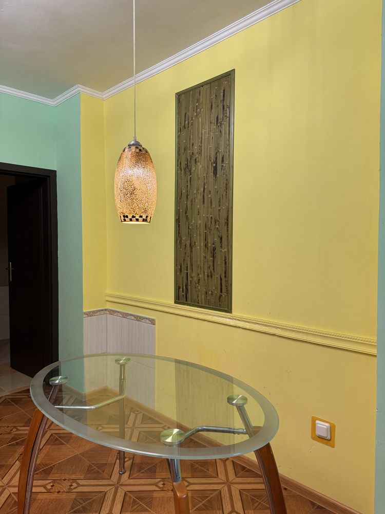Продаж 2 кімнатноі вул Ахматовоі Анни 13 Г ( 2 поверх)метро»Позняки»