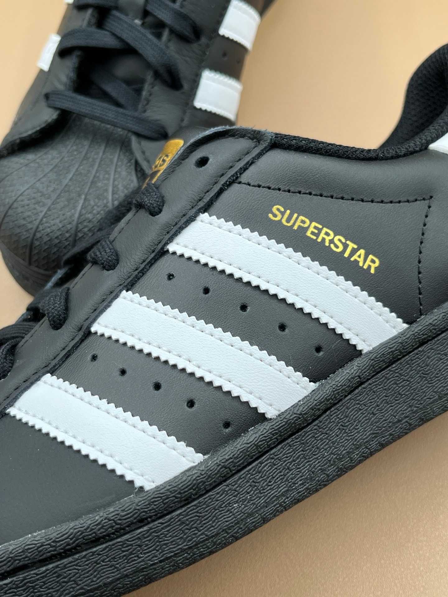Buty damskie Trampki adidasSuperStarCzarny r.42