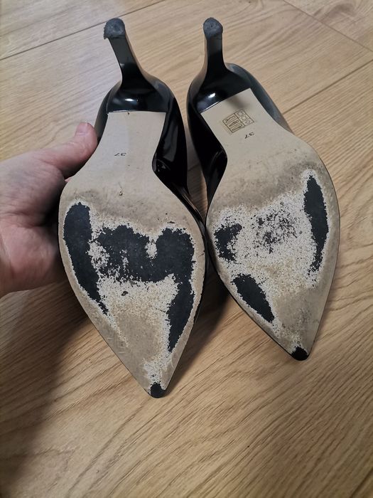 Szpilki czarne lakierowane