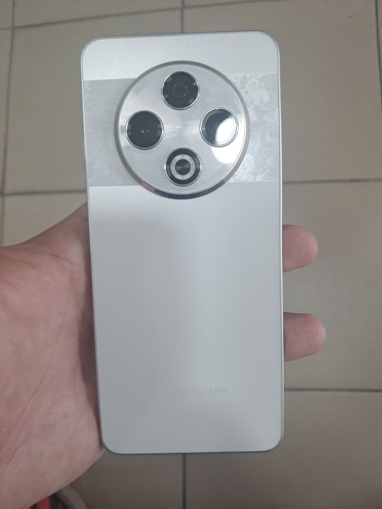 Tecno Spark 30 (KL6) 16/256GB как новый