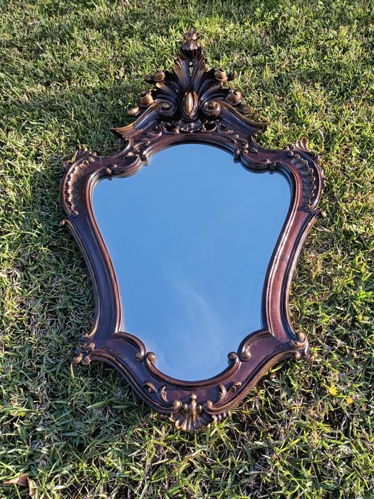 Baelíssimo espelho retro em talha artesanal, detalhes dourado, interve