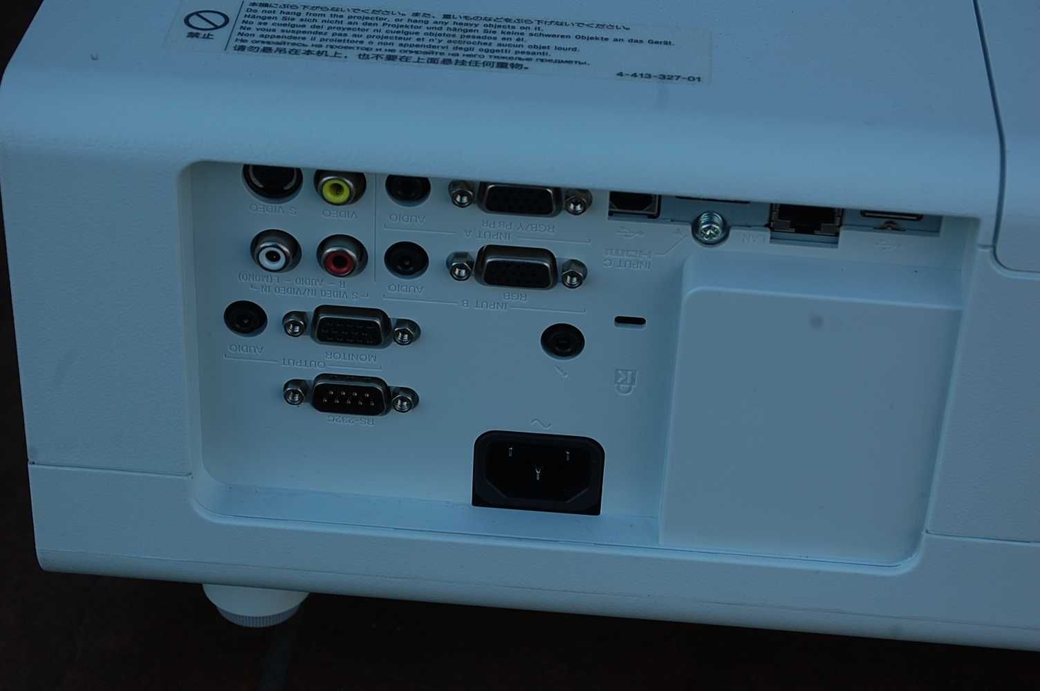 Projektor Sony VPL-SW631 ultrakrótkoogniskowy + Pilot
