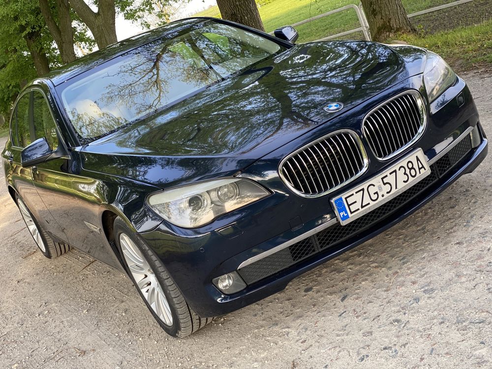 BMW 750i F01 Xdrive bitrubo , kamera , dociągi Sprzedam