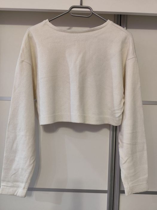 Krótki jasny kremowy sweterek Zara S długi rękaw