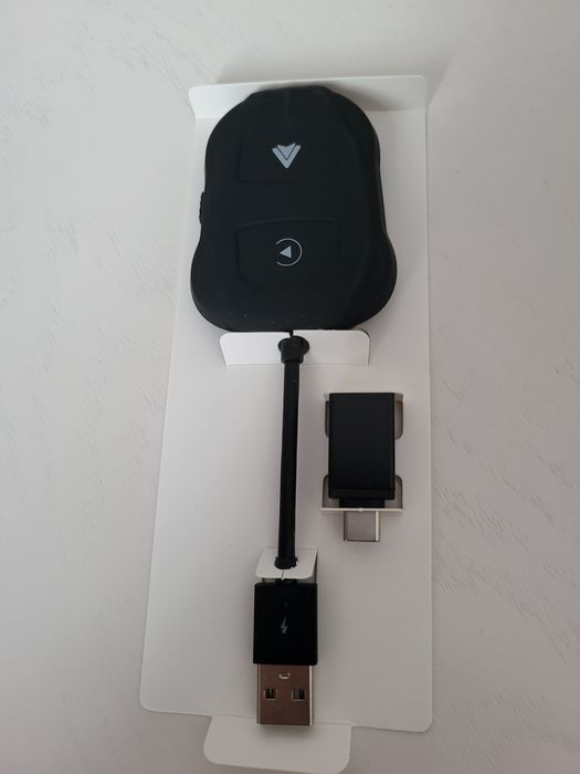 bezprzewodowy adapter CarPlay/Android Auto.
