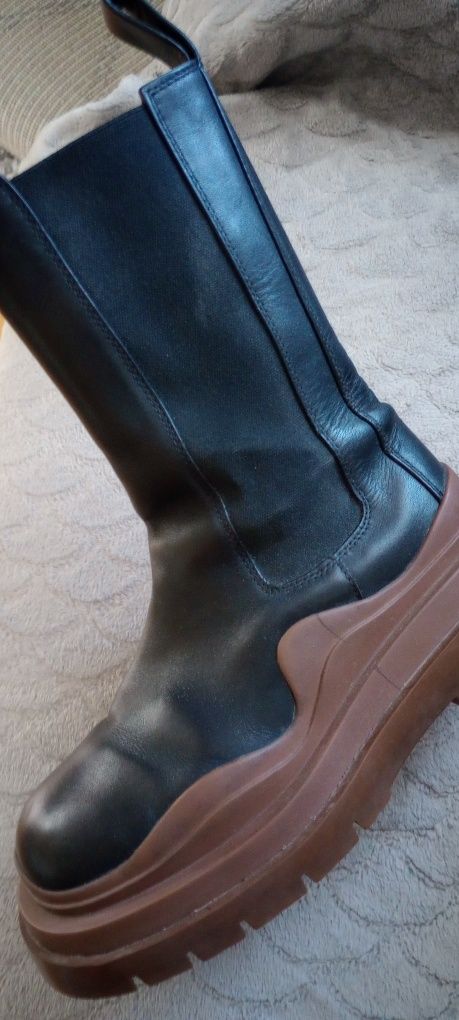 Masywne trepy Bottega Veneta czarne 39