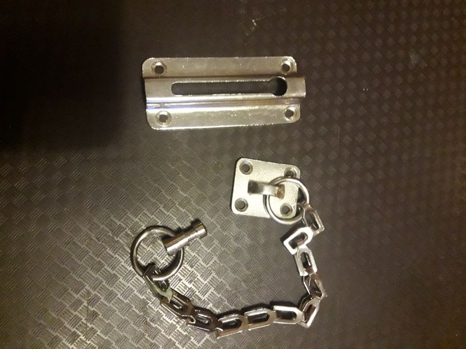 Продам дверные ручки из латуни,а также двери с замками .