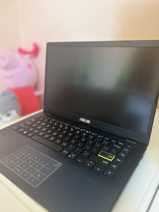 Laptop Asus E410MA opis!
