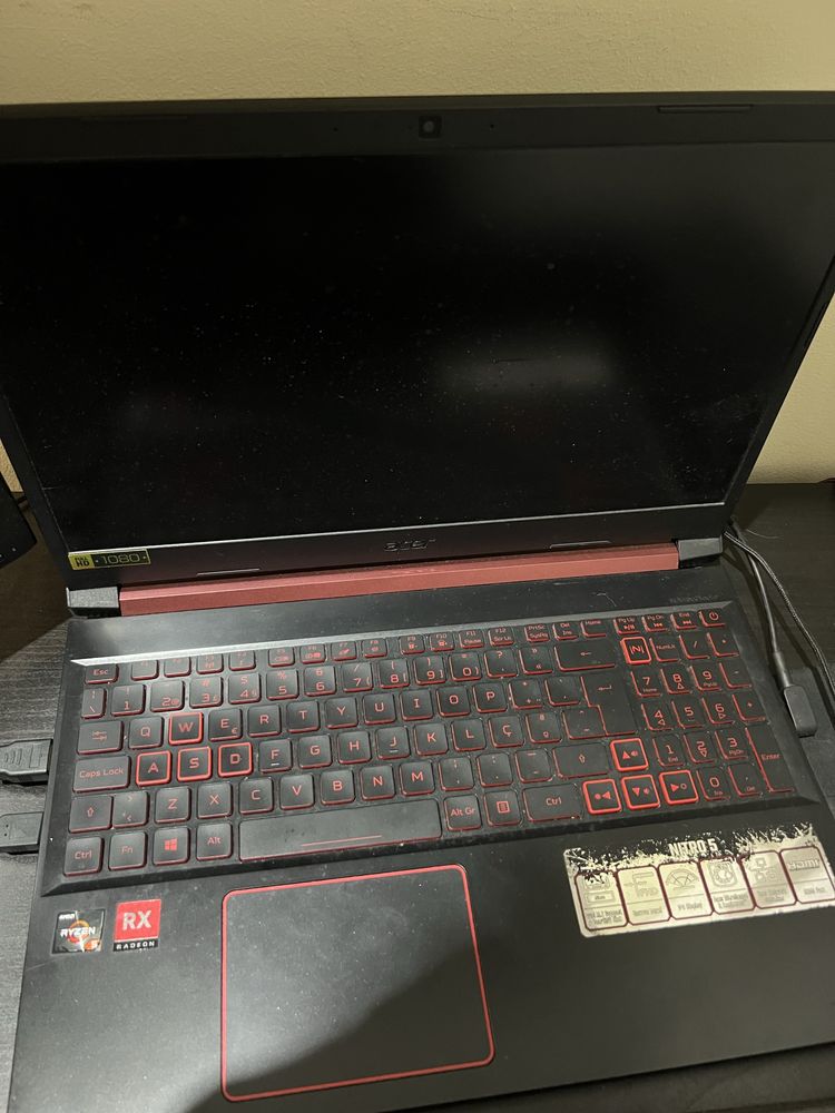 Portatil acer nitro 5 ryzen 5 rx 560 8gb e 500gb