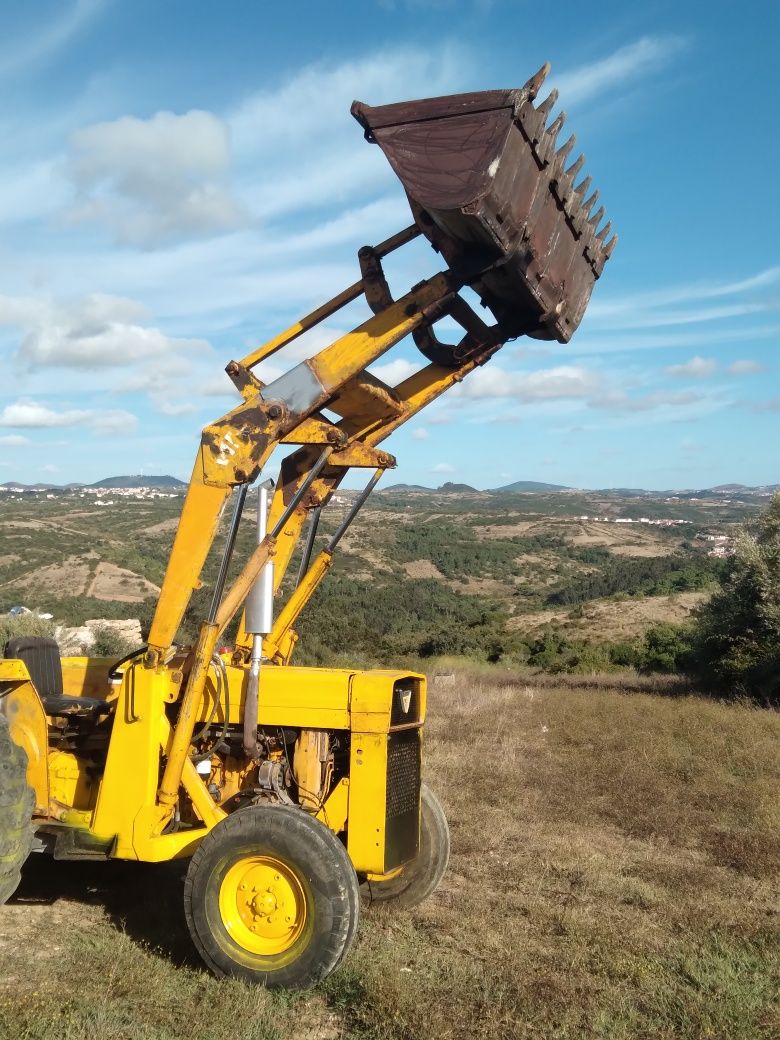 Retroescavadora  Massey Ferguson 50H