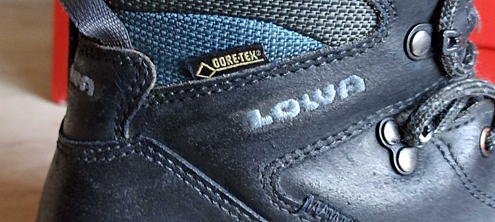 Черевики  " LOWA " (GORETEX)   -39 р  Made in Slovakia