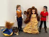 Mini príncipes e princesa da Disney com acessórios