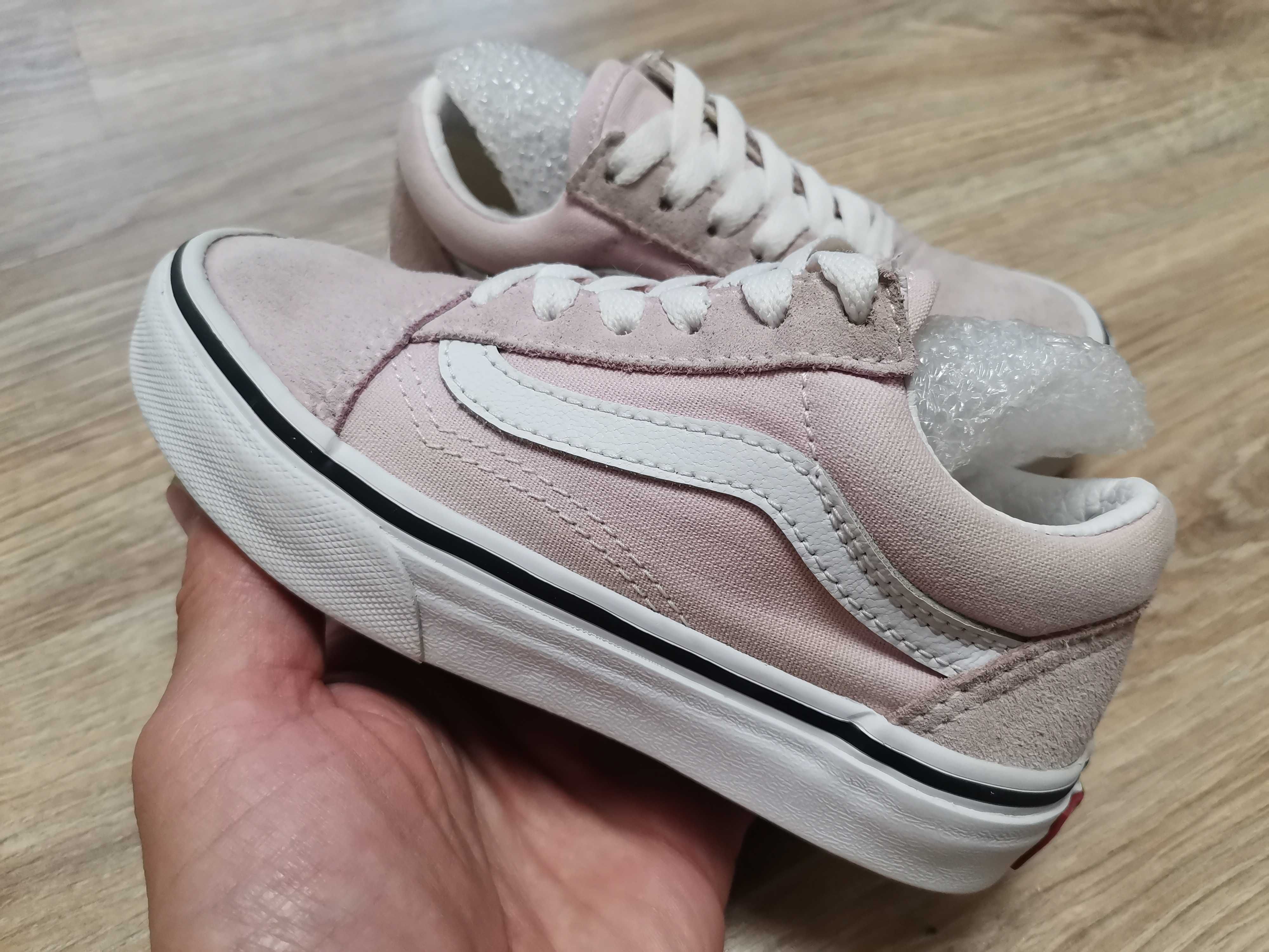Продам кросівочки кеди Vans 28 розміру.