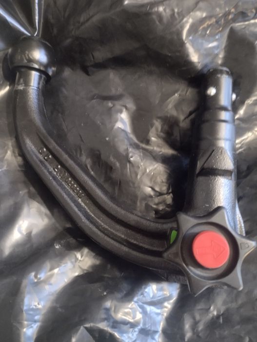 Продам зйомний штатний фаркоп на Фольксваген гольф 6