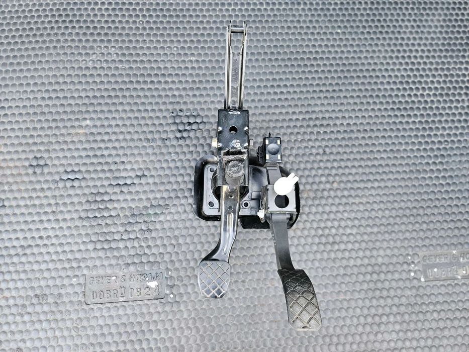 Pedał Pedały Hamulca Gazu Potencjometr Stelaż Mocowanie EU VW Golf IV 4 Seat Leon I 1 Audi A3 8L Skoda Octavia I 1