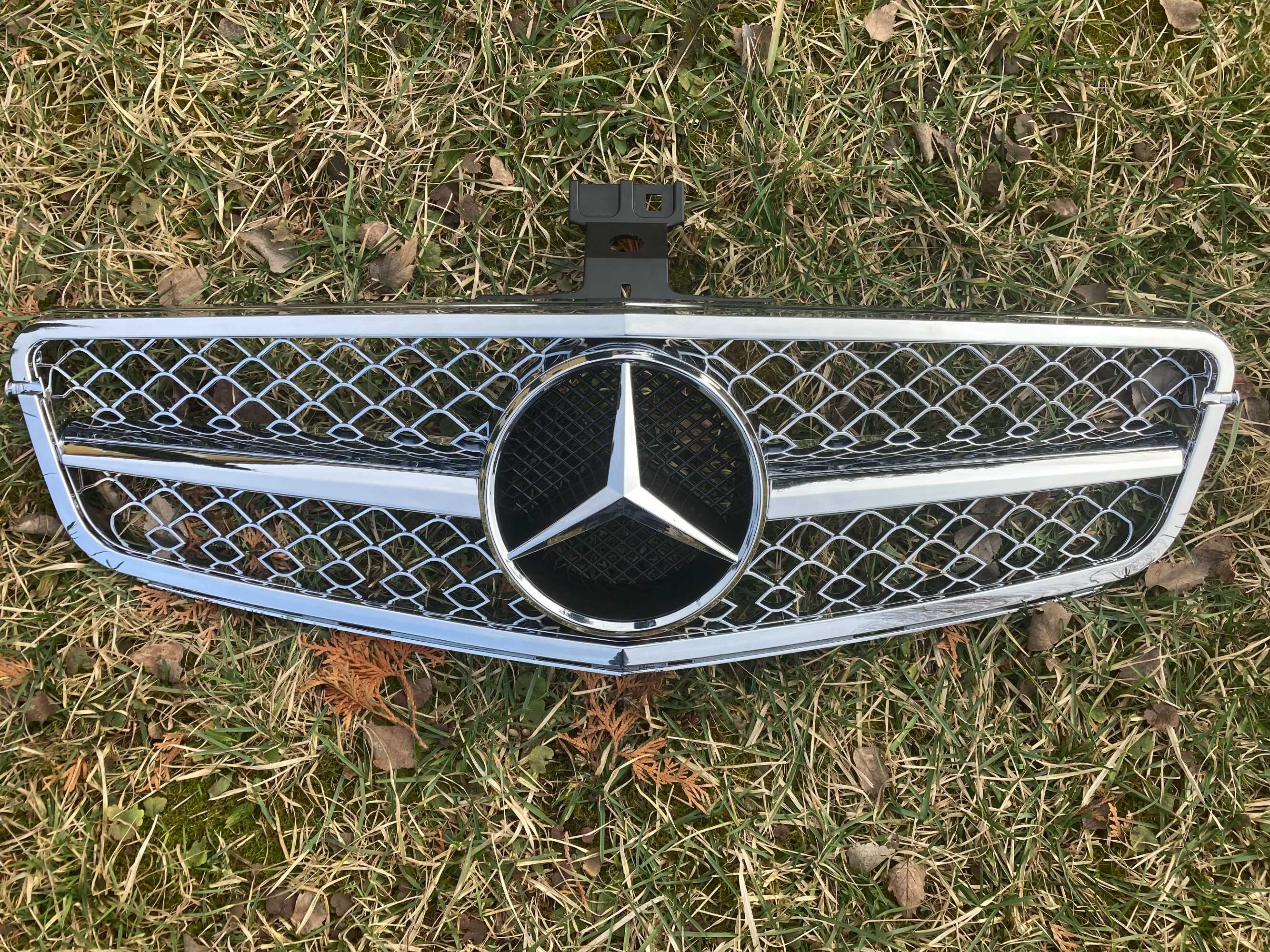 решетка радиатора SL Chrome mercedes C w204 2006-2013год.