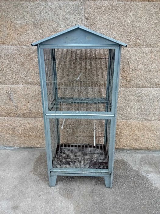 Varias gaiolas para ceder ou troca por aves