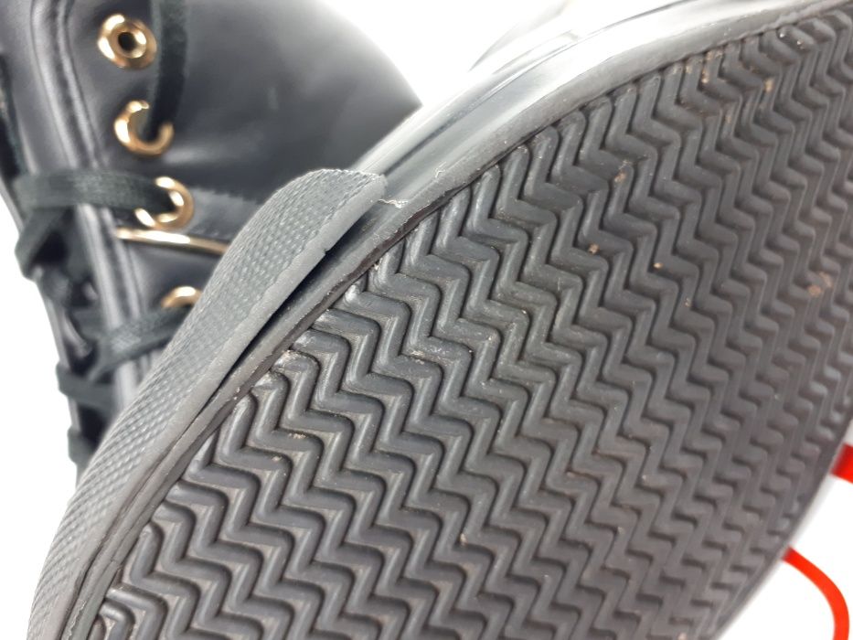 Sneakersy czarne GUESS platforma złote logo botki oryginalne 39