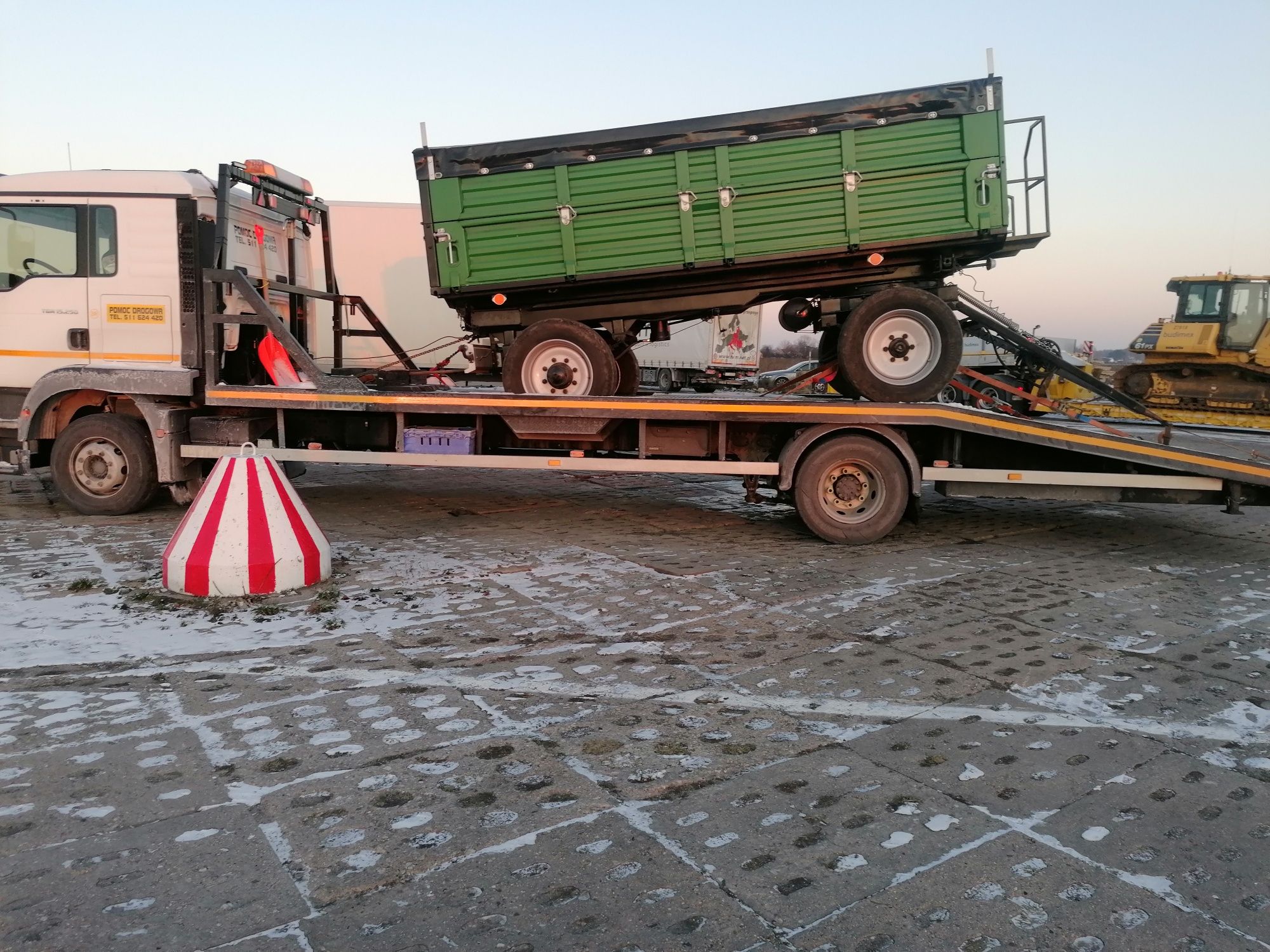 Pomoc drogowa Dębica Rzeszów Tarnów autostrada a4 autolaweta holowanie