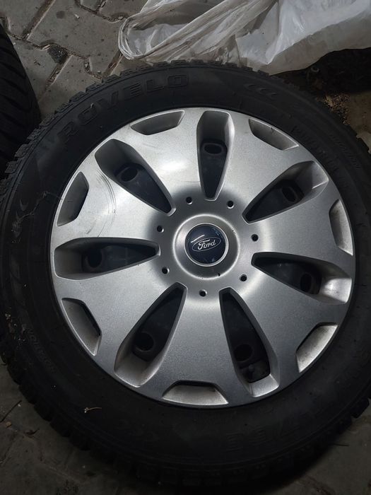 Opony zimowe 4szt.  Rovelo 215/55 R16