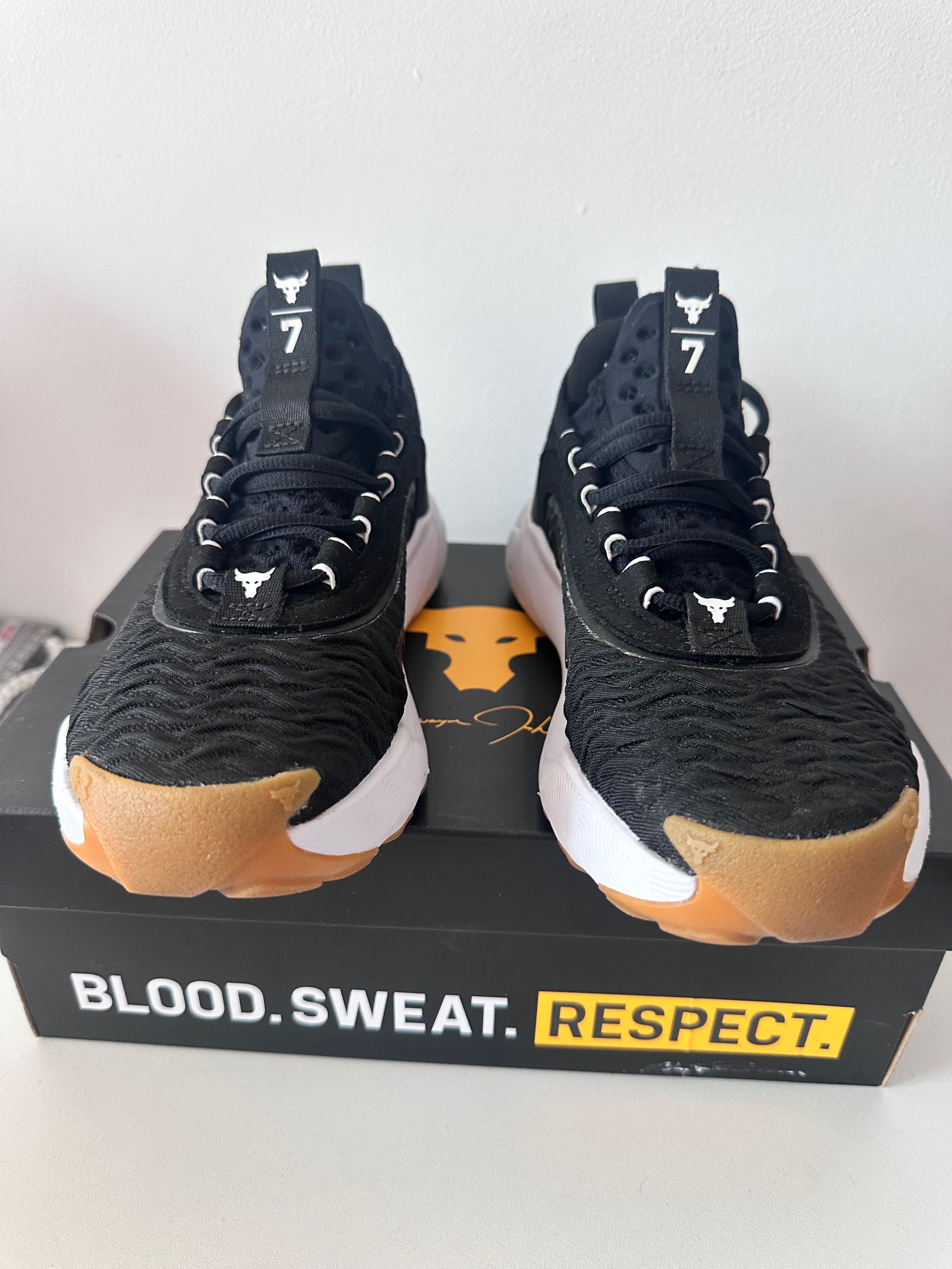 Продаю кросівки для тренувань Under Armour
