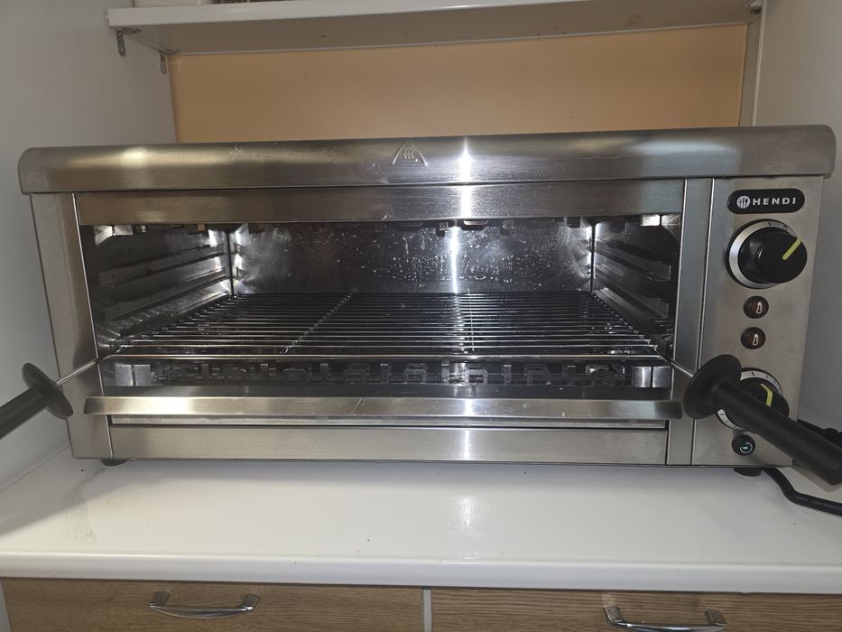 Opiekacz do zapiekanek kwarcowy . HENDI