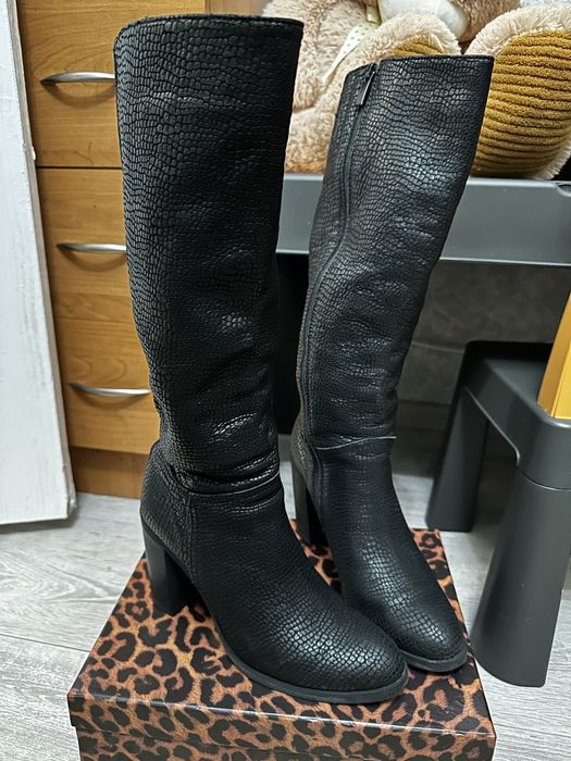 Шкіряні весняні осінні сапоги чоьоти