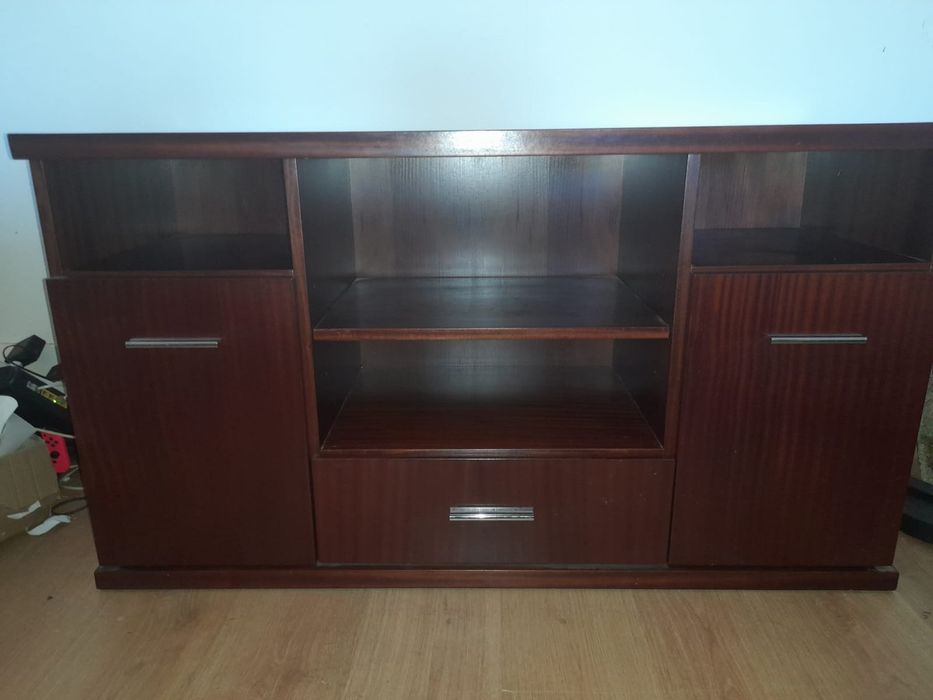 Móvel de sala em cerejeira