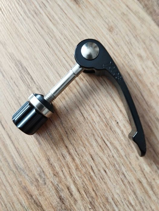 Śruba do obejmy sztycy