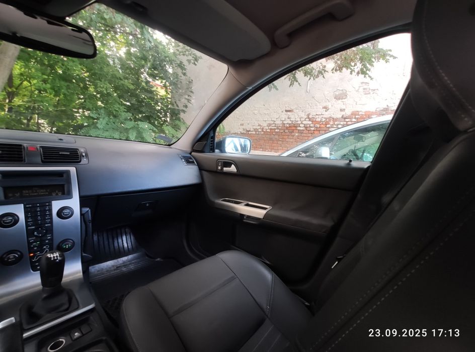 Volvo V50 2.0HDI 136koni Xenon