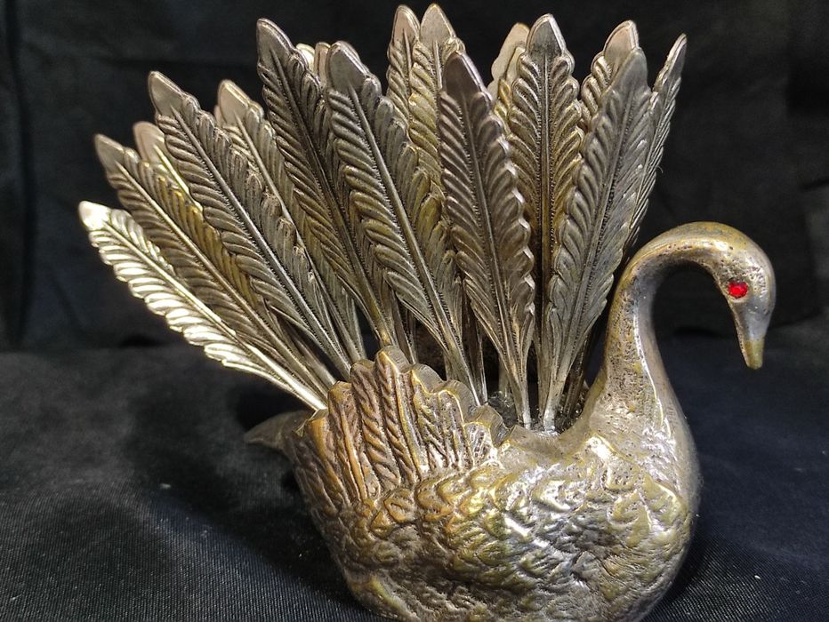 Antigo cisne em bronze