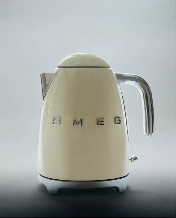 Чайник Smeg KLF03CREU новий