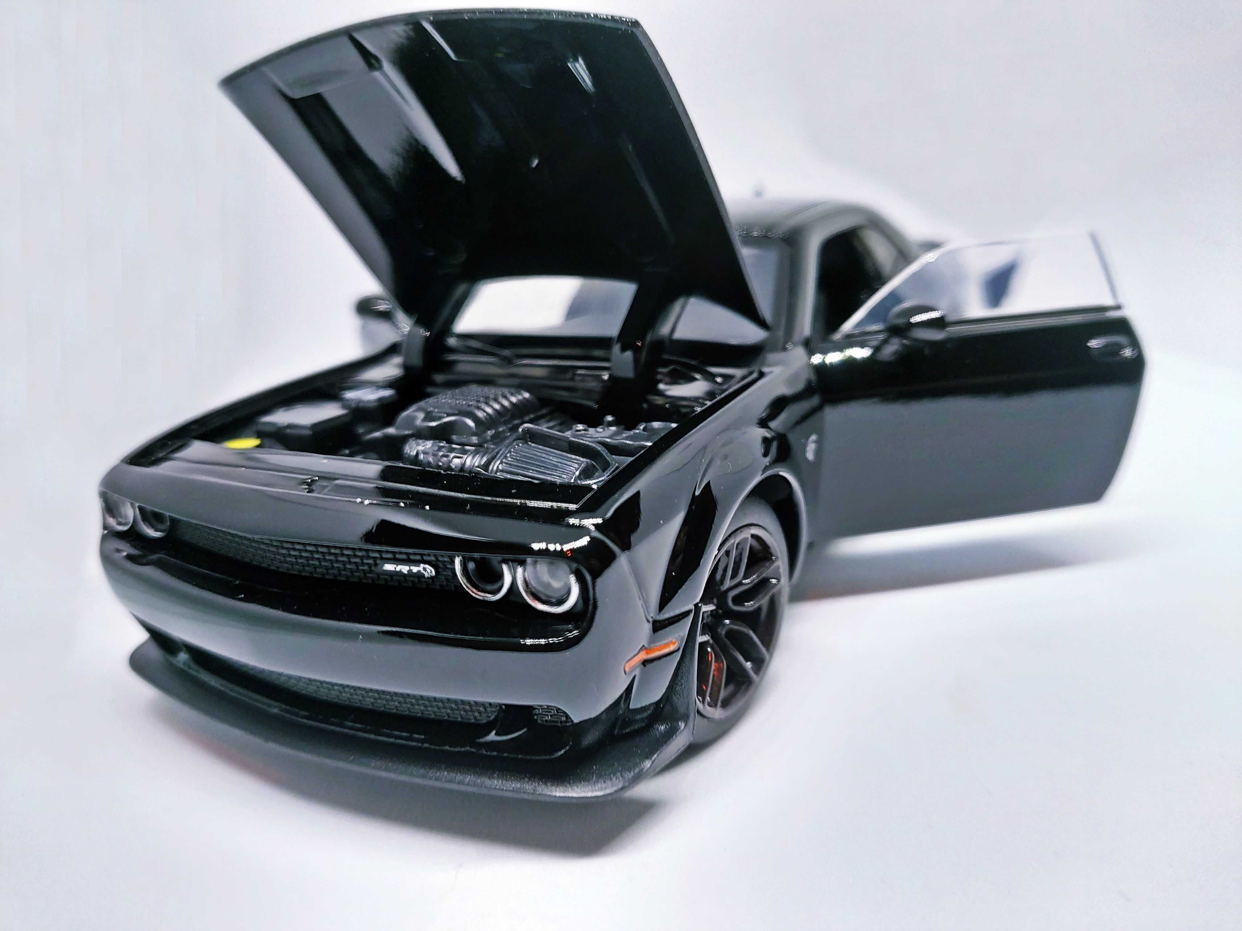 Dodge Challenger SRT Hellcat Redeye - Full Open 1/32