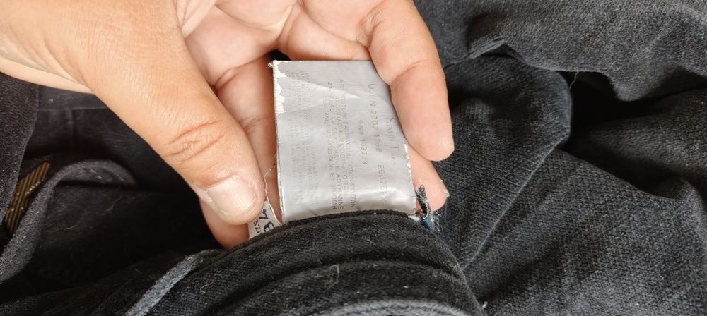 34 L xl czarne spodnie męskie sztruks sztruksy Giorgio Armani
