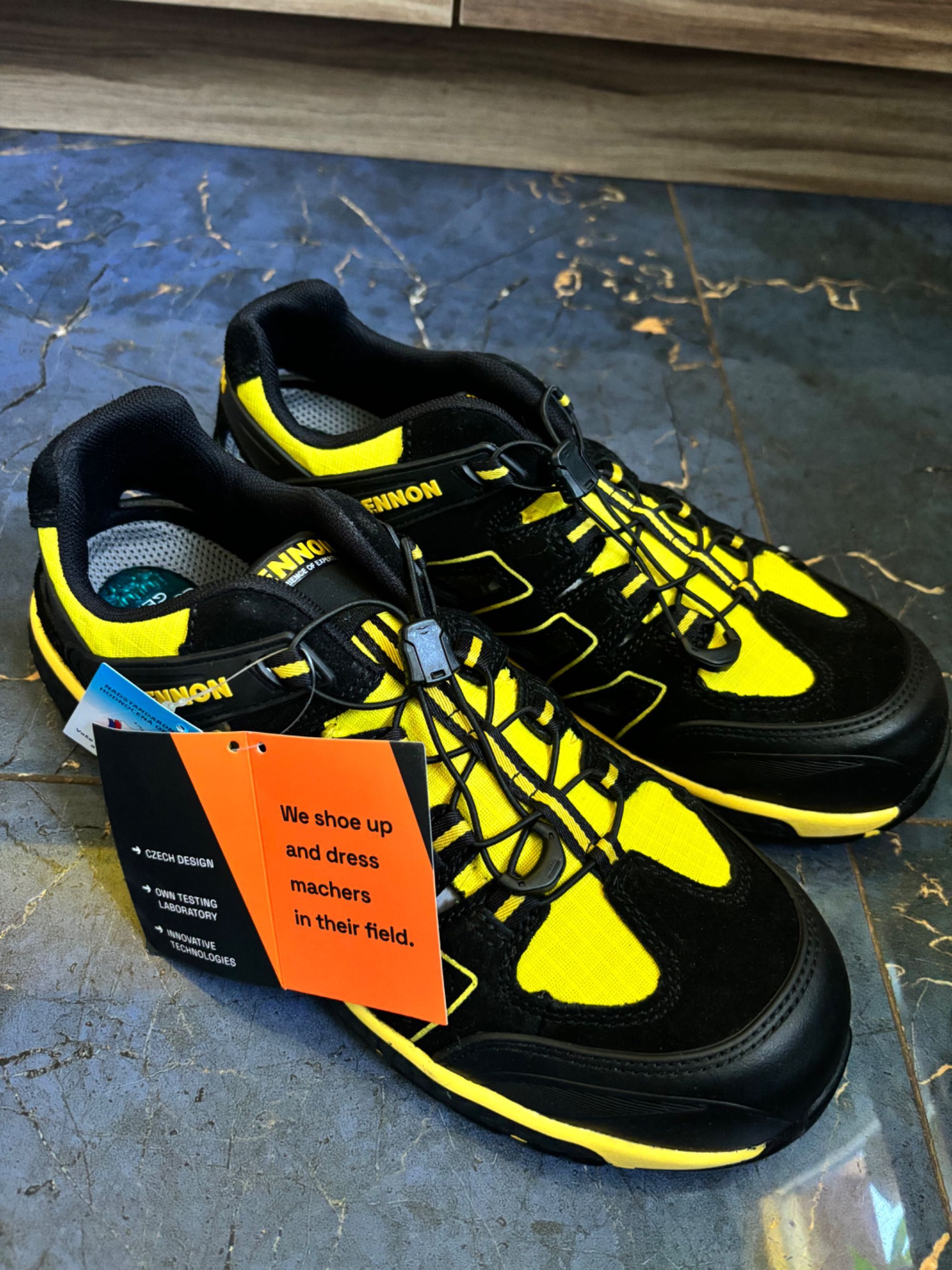 Sprzedam nowe lekkie buty/sandały robocze