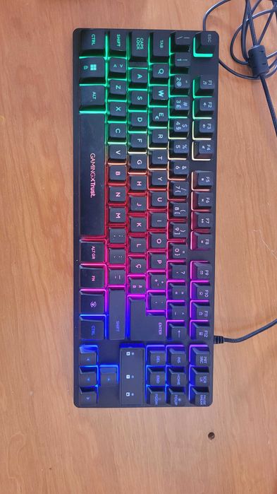 Acessório Gaming em bom estado: Teclado Trust GXT 794 Gaming Preto RGB