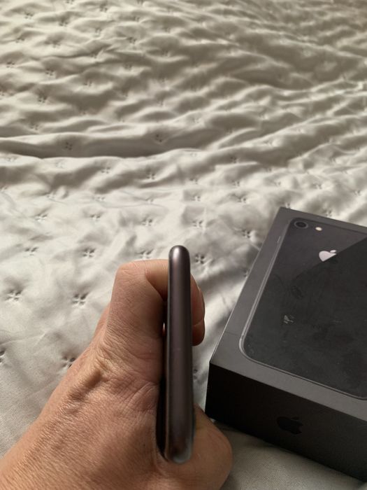 Iphone 8 64 gb гарний стан