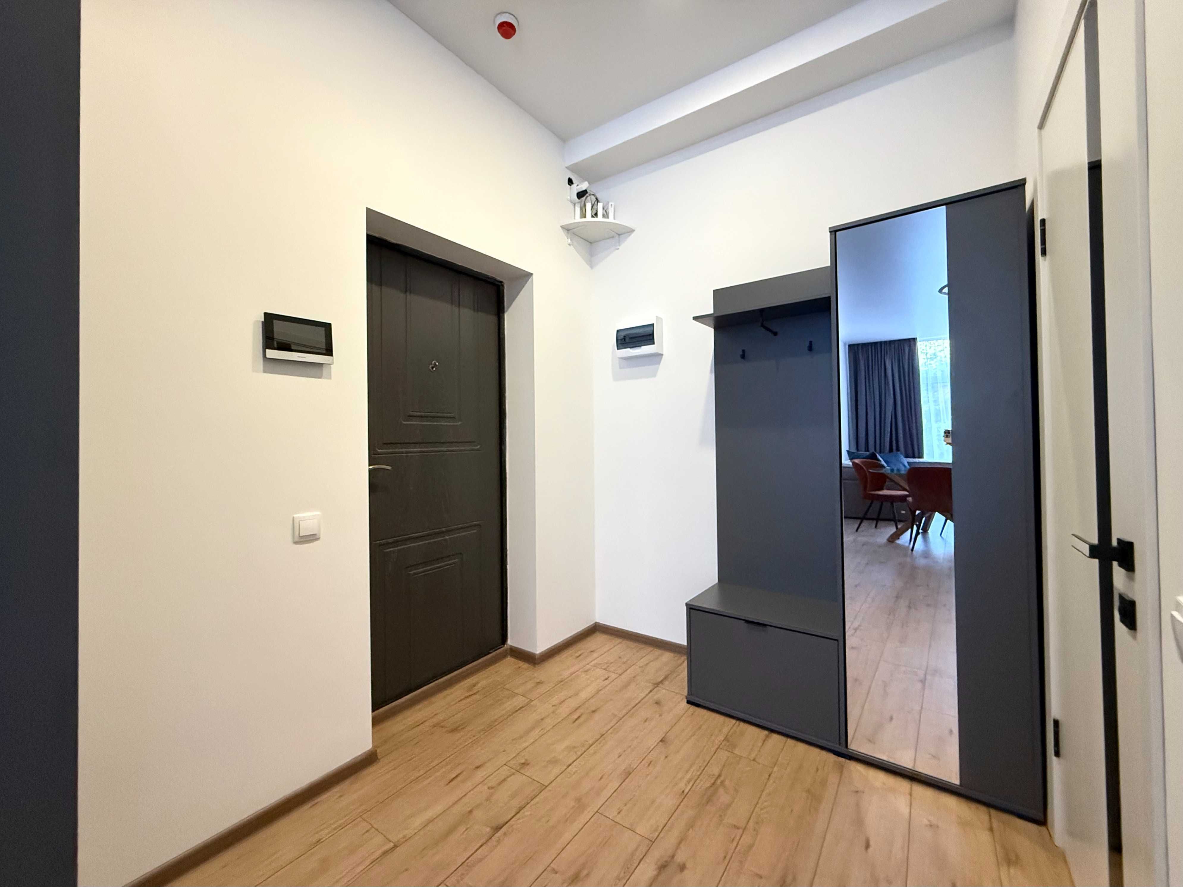 Квартира долгосрочно. Каманина 20, заезд с 1 сентября.