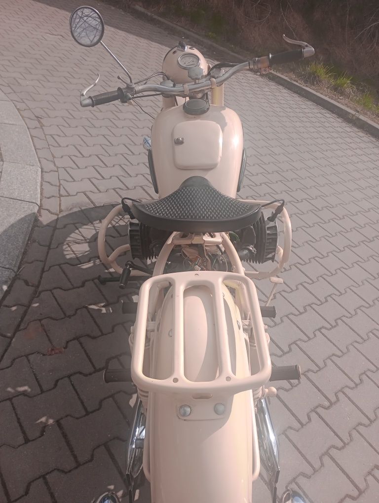 .Motocykl k750 .