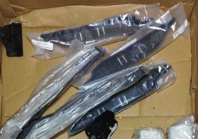 Кріплення кронштейн крило бампер Tesla Model 3 Y направляюча крепление