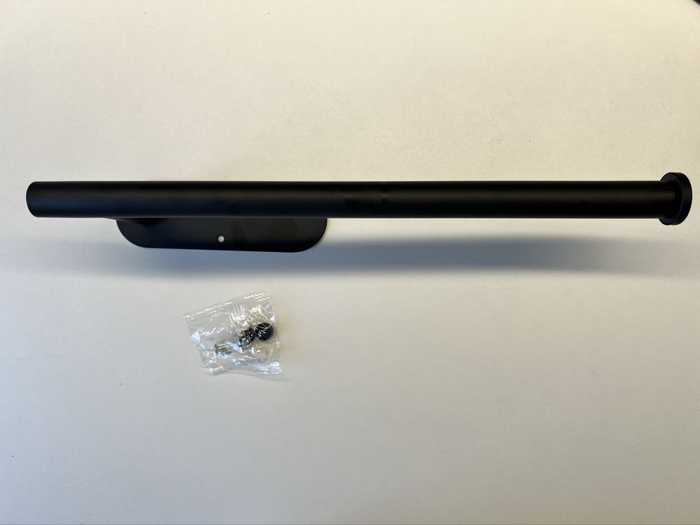 Czarny uchwyt wieszak na ręcznik papierowy do kuchni 33,5 cm