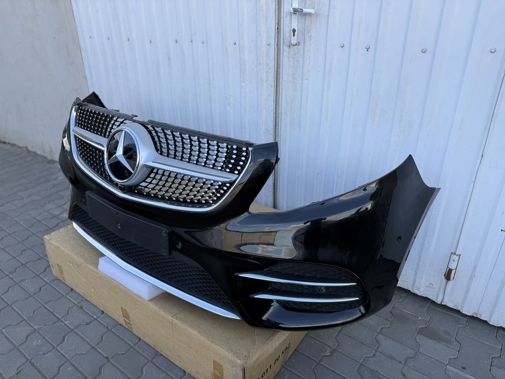 Бампер передній АМГ чорний ідеал решітка діамант AMG V-class Ве-класс